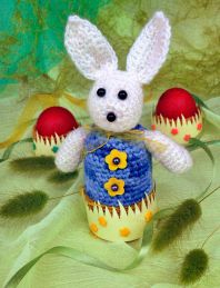 Грелка Кролик на яйцо крючком с фото