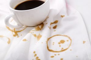 Как вывести пятно от кофе с одежды в домашних условиях