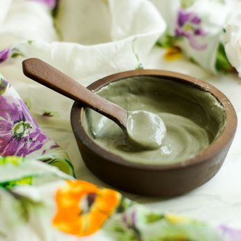 Рецепты масок для жирной кожи лица в домашних условиях